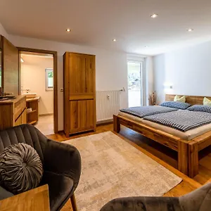 Apartment Exklusiv - Neu Renoviertes Mit Terrasse